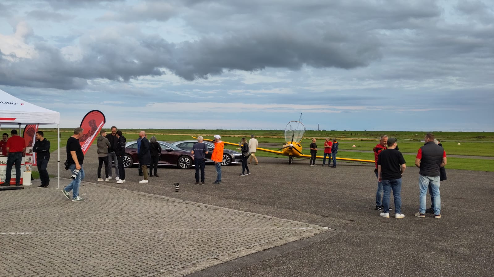 e-Flight Challenge war ein voller Erfolg: e-Auto und e-Flugzeug sind auf Norderney angekommen.